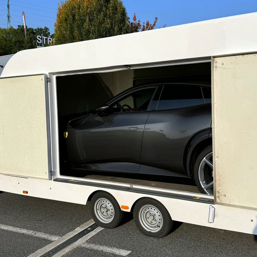 Enclosed single-car trailer